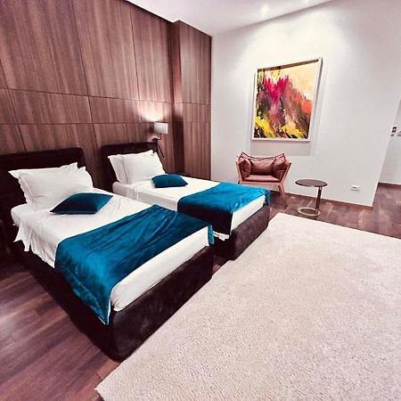Premium Park Hotel พริเซรน ภายนอก รูปภาพ