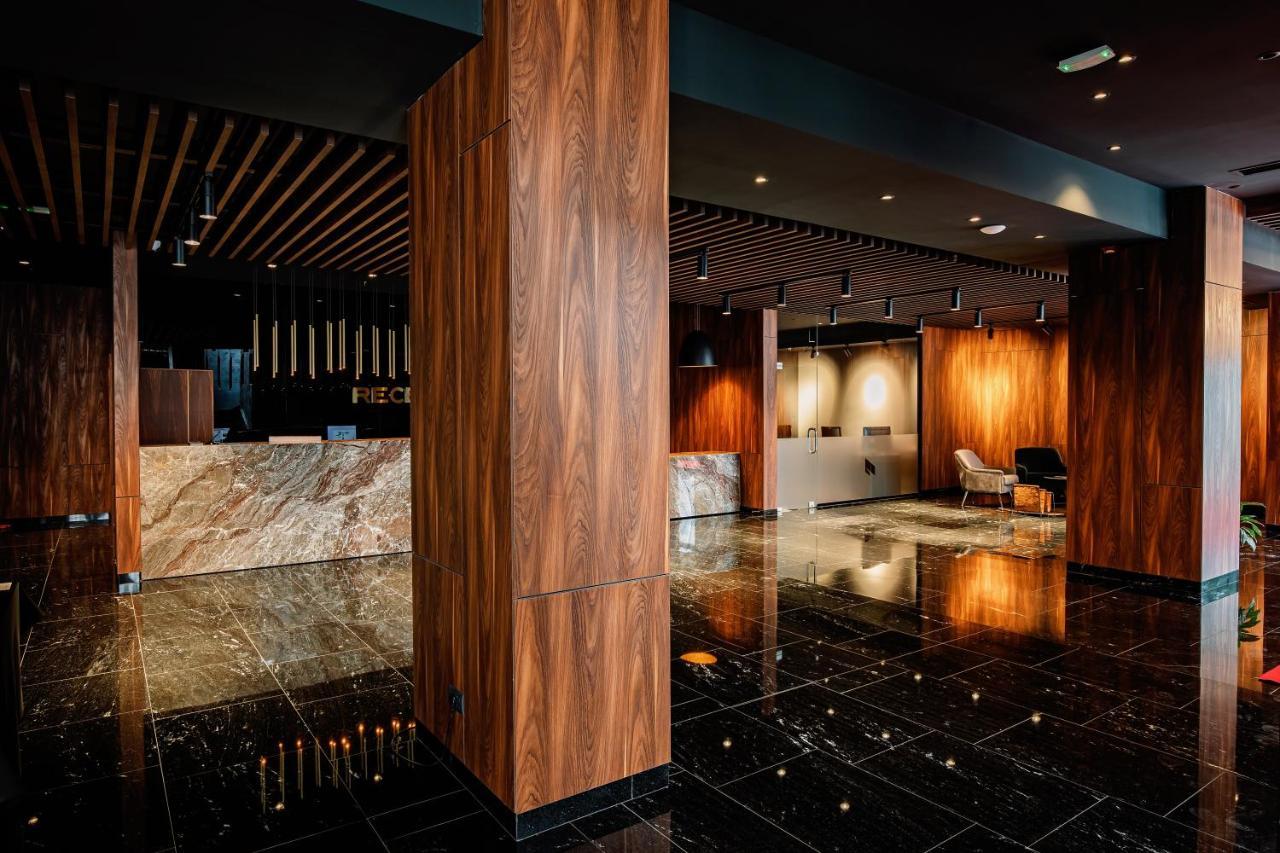 Premium Park Hotel พริเซรน ภายนอก รูปภาพ