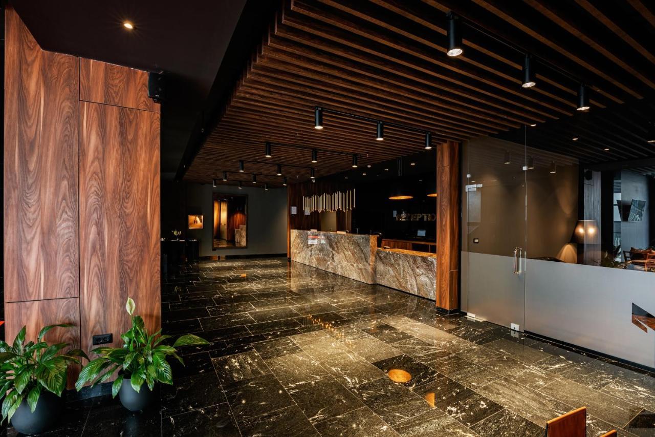 Premium Park Hotel พริเซรน ภายนอก รูปภาพ