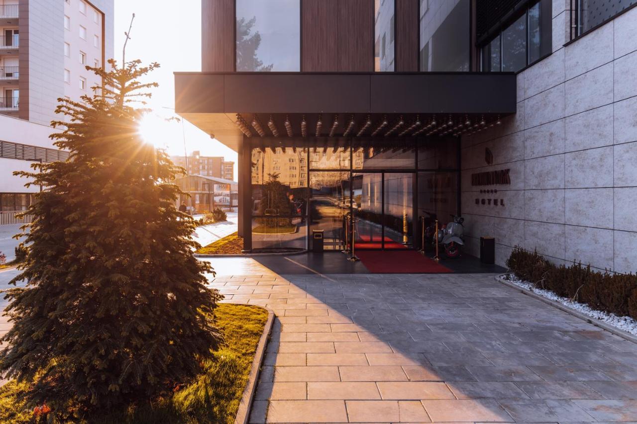 Premium Park Hotel พริเซรน ภายนอก รูปภาพ