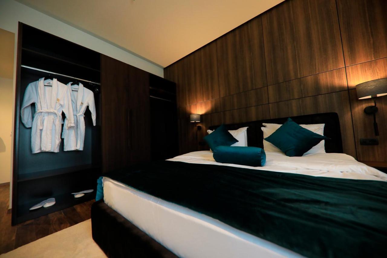 Premium Park Hotel พริเซรน ภายนอก รูปภาพ
