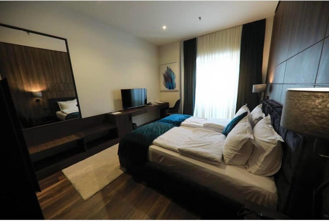 Premium Park Hotel พริเซรน ภายนอก รูปภาพ