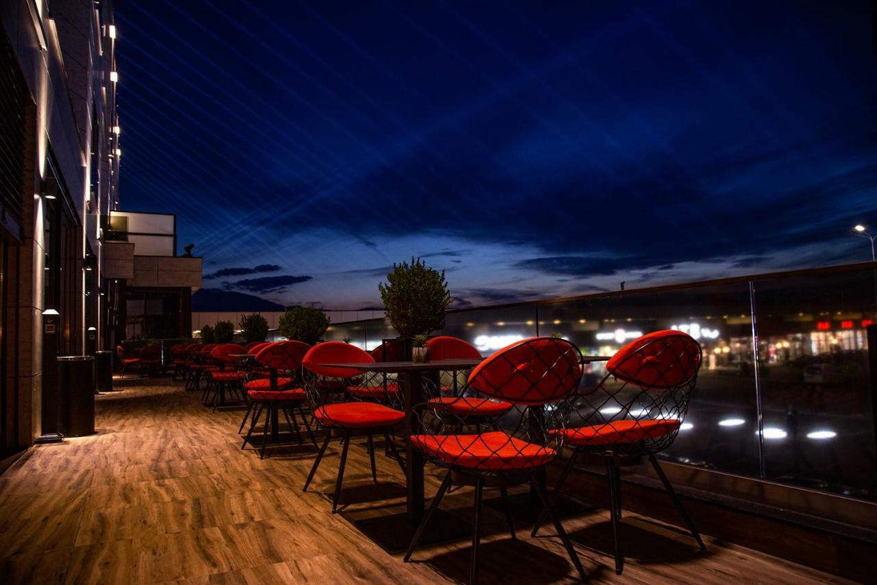 Premium Park Hotel พริเซรน ภายนอก รูปภาพ