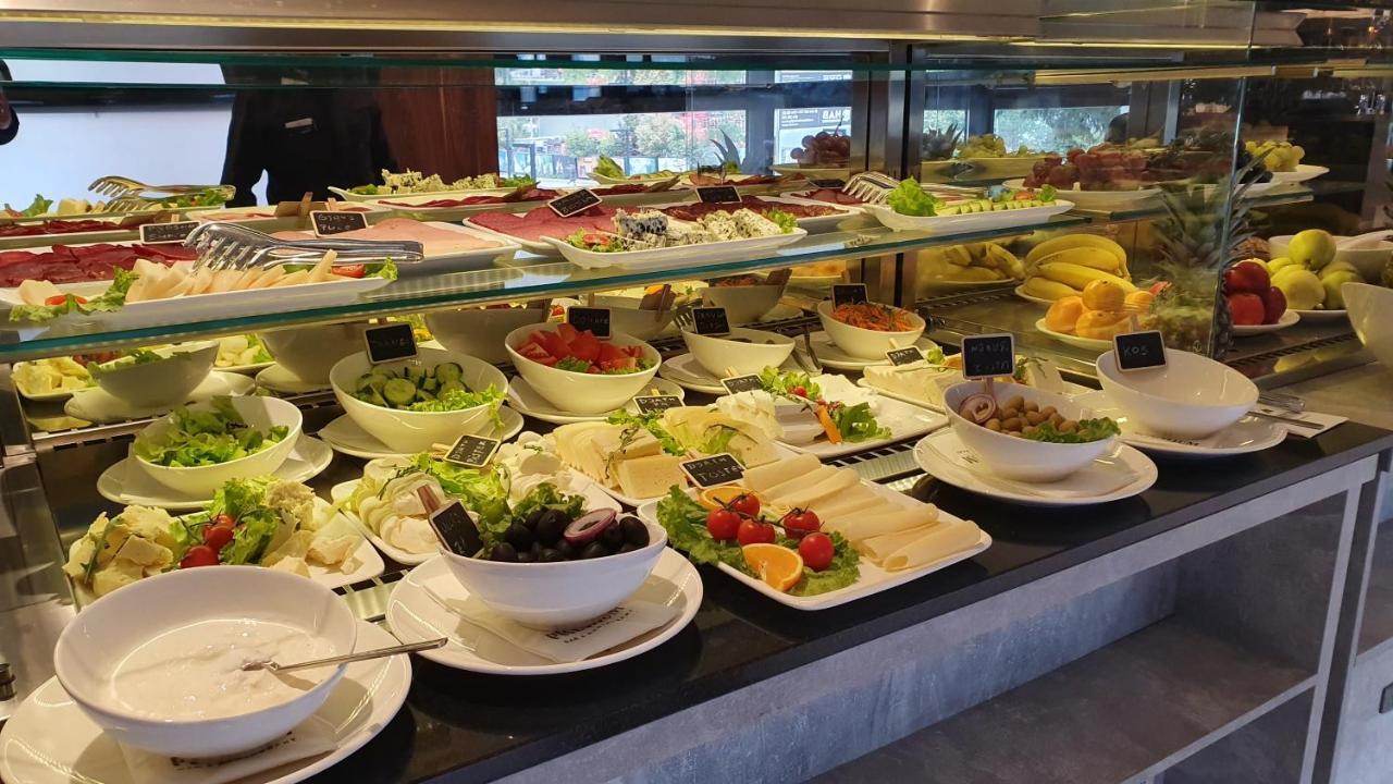 Premium Park Hotel พริเซรน ภายนอก รูปภาพ